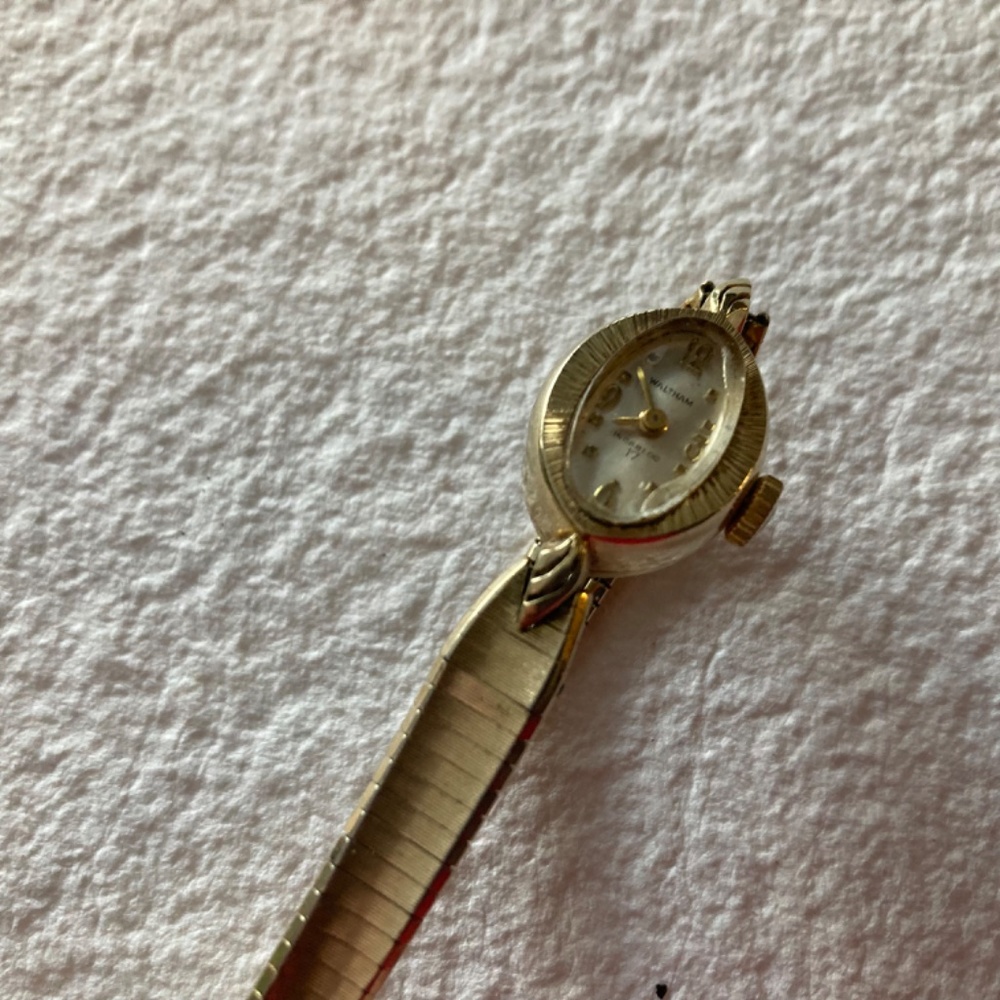 Vintage Black Elephant Sculpture Earrings - Picture 4 of 5